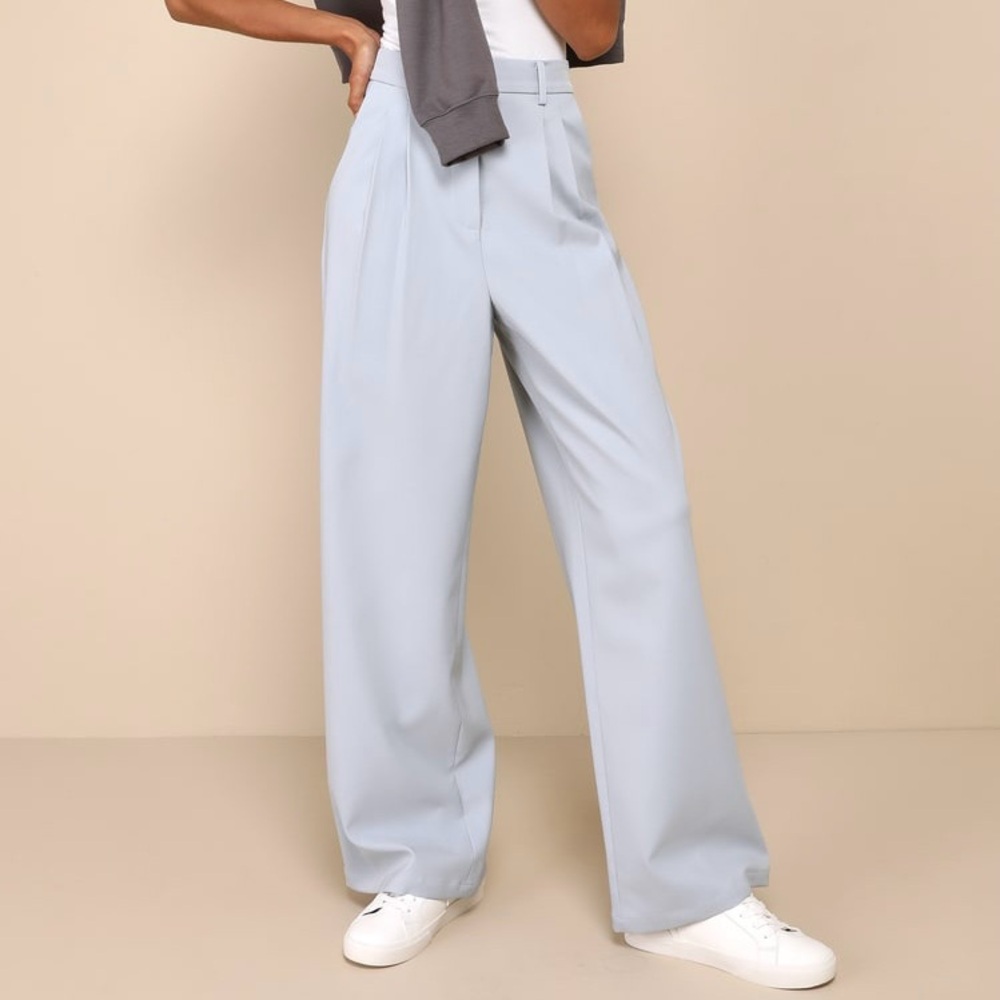 Lulus Light Blue High Rise Wide Leg Pleated Trouser Pant. NWT. Small (26x29)